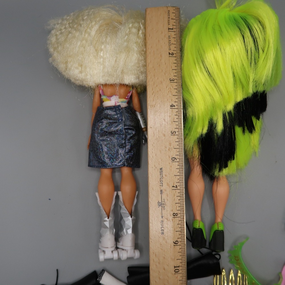 LOL Surprise OMG Remix Rock Fashion Doll BHAD GURL & FAME GIRL w Accessories - Picture 7 of 7